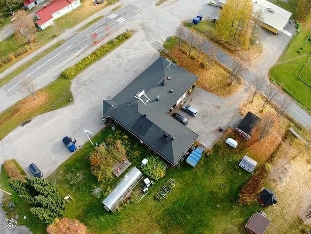 Toimitilat Liikekiinteistö 4